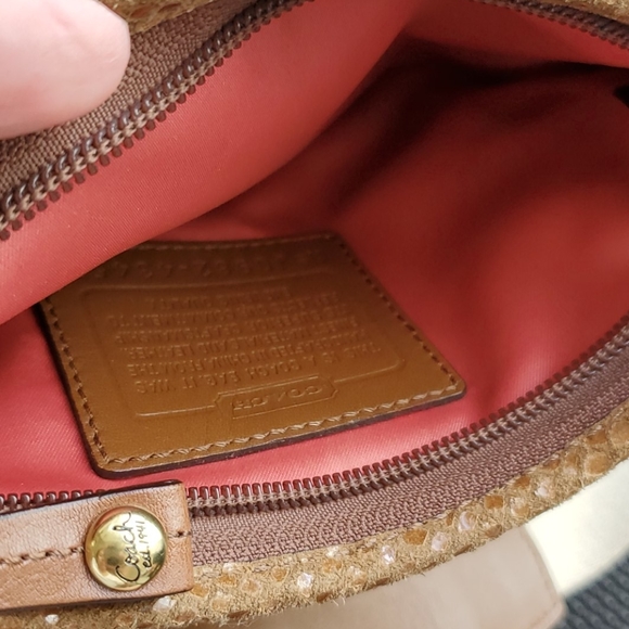 Crossbody Bag - Picture 3 of 4